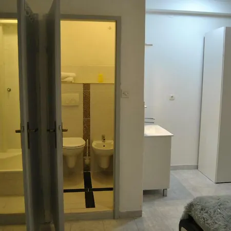 Apartment Sweet Split